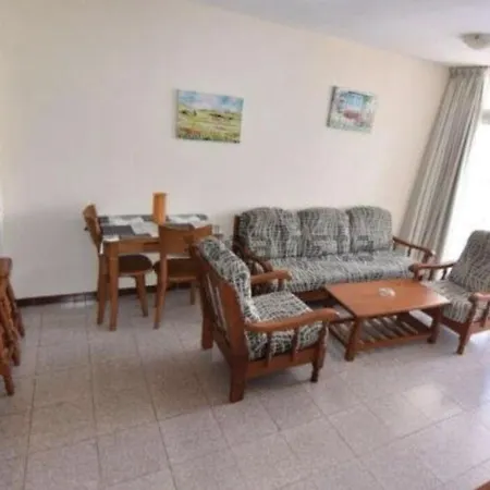 Апартаменты Roomy 2bed/1 Bath-next To The Beach *